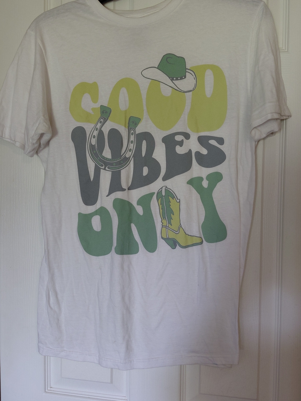 Persaya White Graphic 'Good Vibes Only' Tee with Green and Gray Accents